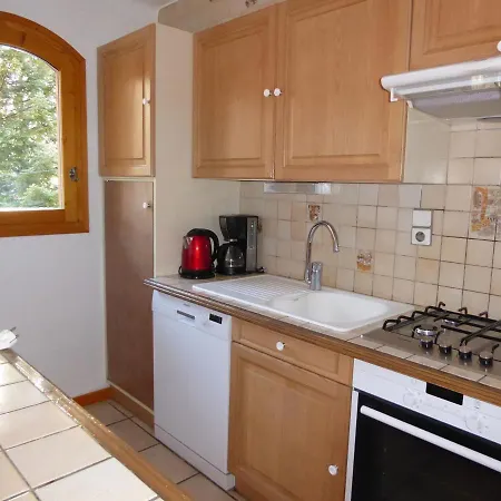 Apartment Spacieux Avec Terrasse, Proche Commerces Et Telecabine, Garage Et Parking Inclus - Fr-1-464-37