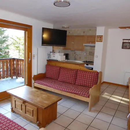 Apartamento Spacieux Avec Grande Terrasse Et Parking A Champagny-en-vanoise - Fr-1-464-37 *