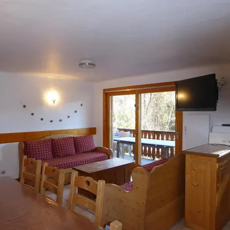 Spacieux Avec Grande Terrasse Et Parking A Champagny-en-vanoise - Fr-1-464-37 * La Plagne