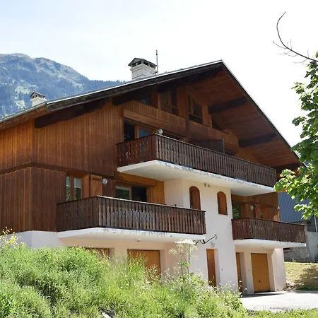 Spacieux Avec Grande Terrasse Et Parking A Champagny-en-vanoise - Fr-1-464-37 Apartamento