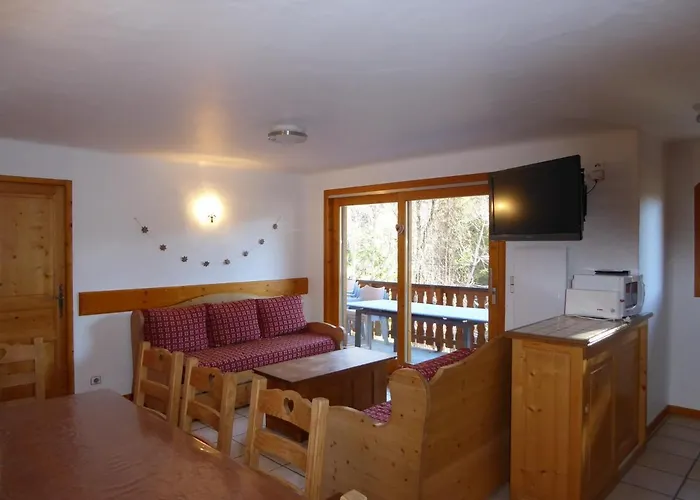 Spacieux Avec Grande Terrasse Et Parking A Champagny-en-vanoise - Fr-1-464-37 * La Plagne