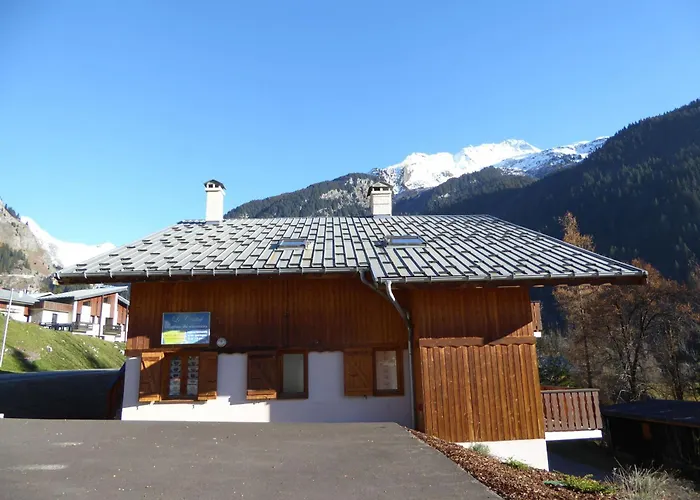Spacieux Avec Grande Terrasse Et Parking A Champagny-en-vanoise - Fr-1-464-37 Apartment