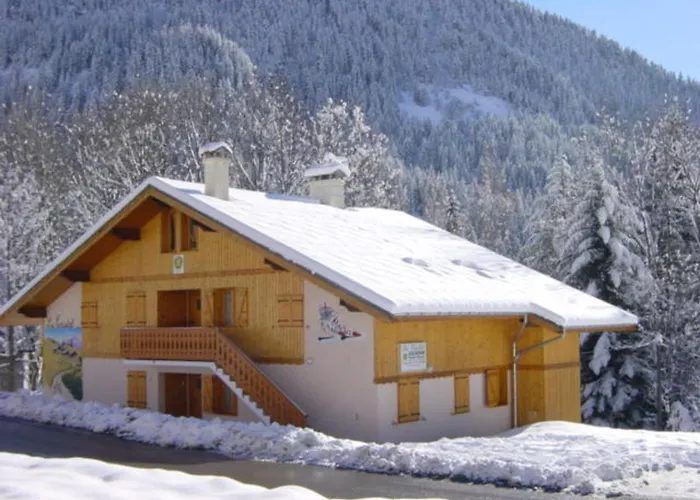 Apartment Spacieux Avec Grande Terrasse Et Parking A Champagny-en-vanoise - Fr-1-464-37