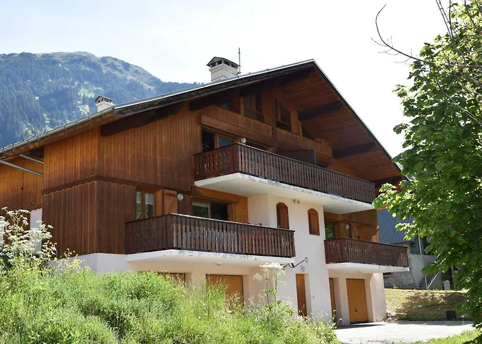 Spacieux Avec Grande Terrasse Et Parking A Champagny-en-vanoise - Fr-1-464-37 Apartment